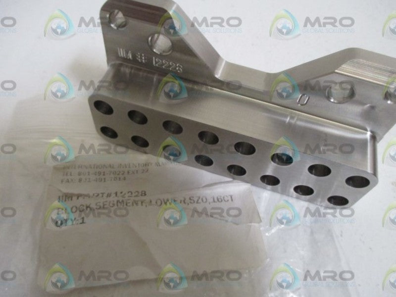 INTERNATIONAL 12228 LOWER SEGMENT BLOCK * NEW IN A BAG *
