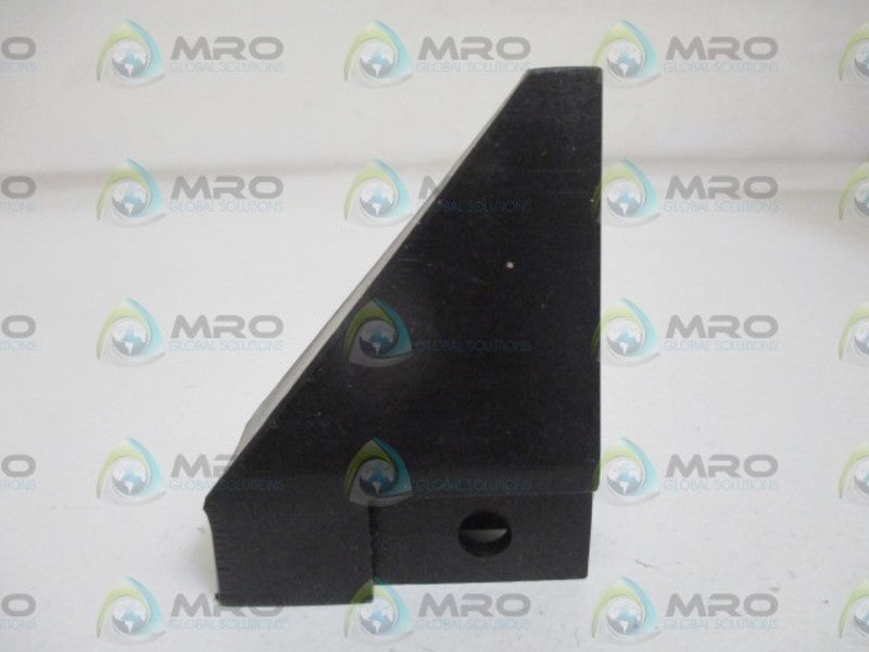 LOT OF 4 TENNANT 14648 SIDE GUIDE *NEW NO BOX*