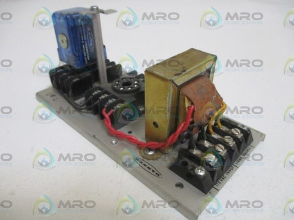 BANNER ENGINEERING MODEL BRB RELAY CONTROL BASE  UNMP