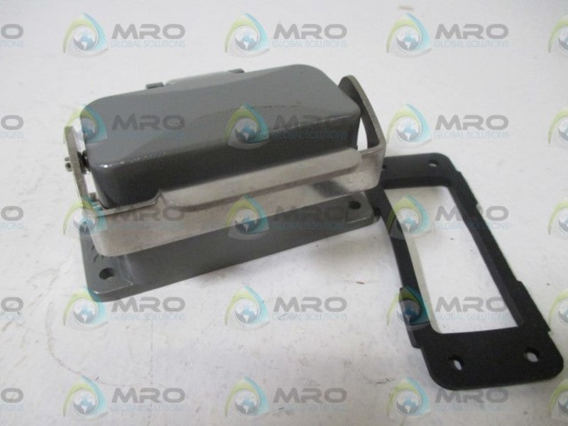 ZIPPORT ZP-MC10A-2-SBHMC BASE 10A BULKHEAD METAL W/COVER  NSNP IN A BAG