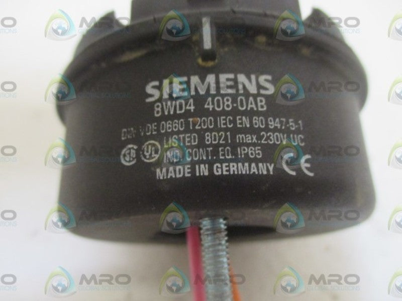 SIEMENS 8WD4 408-0AB STACK LIGHT BASE  UNMP