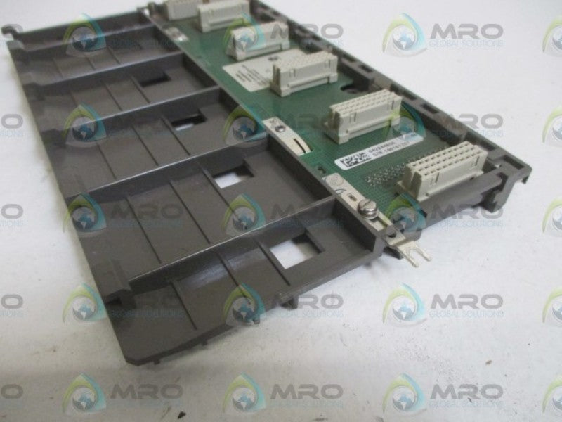 SCHNEIDER AEG TSX COMPACT DTA201/AS-HDTA-201 5-SLOT SECONDARY SUBRACK  UNMP