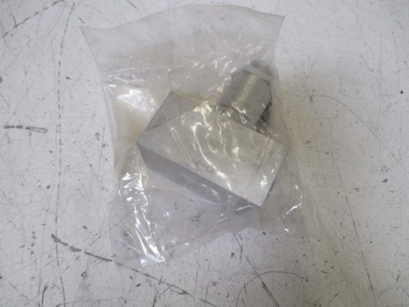 LUCKER 680-2D2I1 GAGE CUTOUT * NEW IN FACTORY BAG *