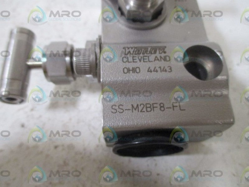 WHITEY SS-M2BF8-FL MANIFOLD VALVE  NSMP