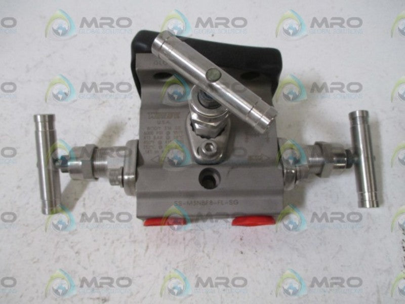 SWAGELOK SS-M3NBF8-FL-SG MANIFOLD VALVE  NSNP