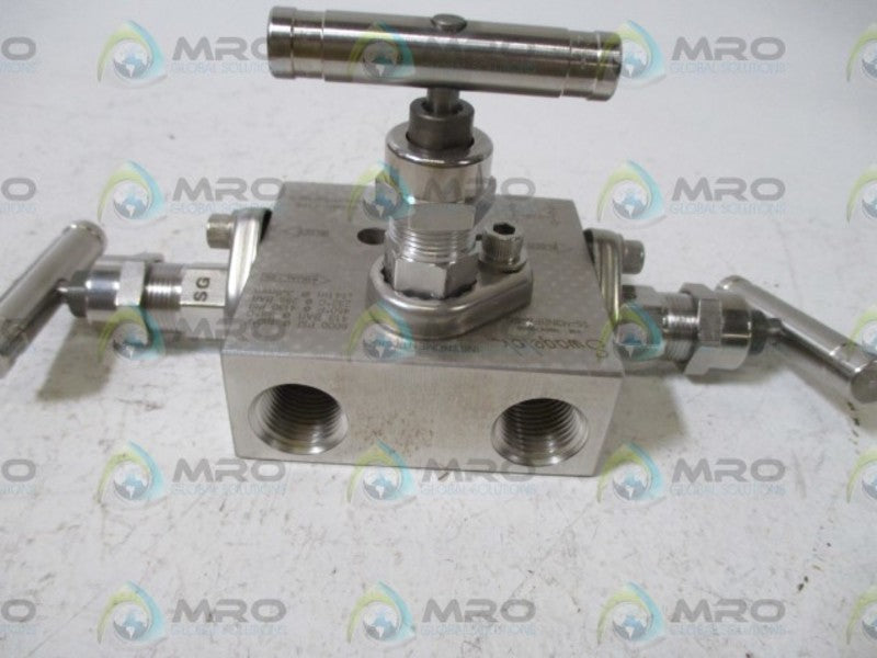 SWAGELOK SS-M3NBF8-SG MANIFOLD VALVE  NSNP