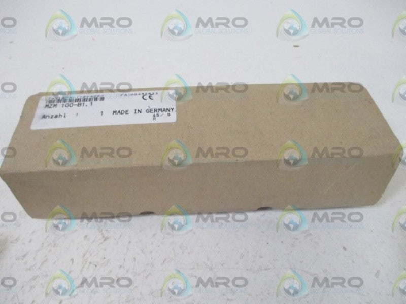 SCHMERSAL MZM 100-B1.1 ACTUATOR * NEW  IN A BOX *
