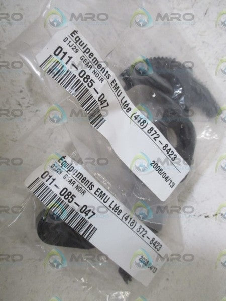 LOT OF 2 EQUIPEMENTS 011-085-047 GEAR NSNP IN A BAG