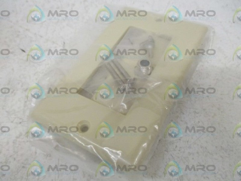 LOT OF 10 GC ELETRONICS 32-3061-BU D?COR COAX WALL PLATE(IVORY) NSMP