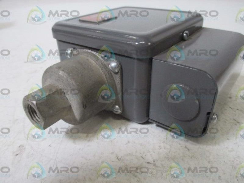 HONEYWELL L404F1011 PRESSURE SWITCH  NSNP