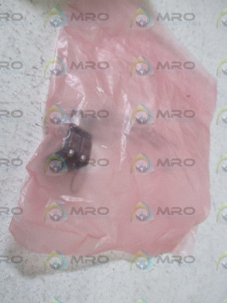 MICROSWITCH 2PB7 PUSHBUTTON SWITCH  * NEW IN A FACTORY BAG *