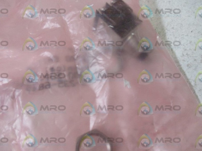 MICROSWITCH 2PB7 PUSHBUTTON SWITCH  * NEW IN A FACTORY BAG *