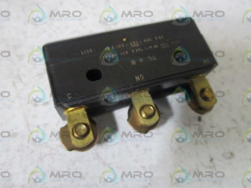 LOT OF 13 MICROSWITCH BZR814-P5 LIMIT SWITCH NSNP
