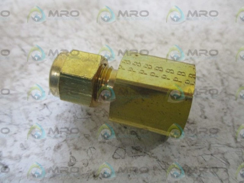 LOT OF 40 PARKER 4-4 GBZ-B BRASS FEMALE ADAPTER NSMP