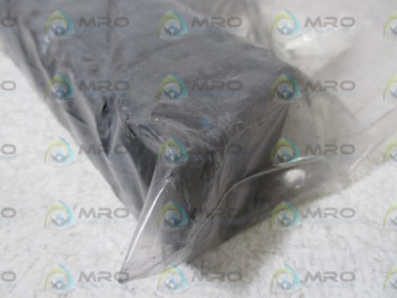 LOT OF 24 CARBON 2QP3 CARBON BRUSHES NSNP IN A BAG