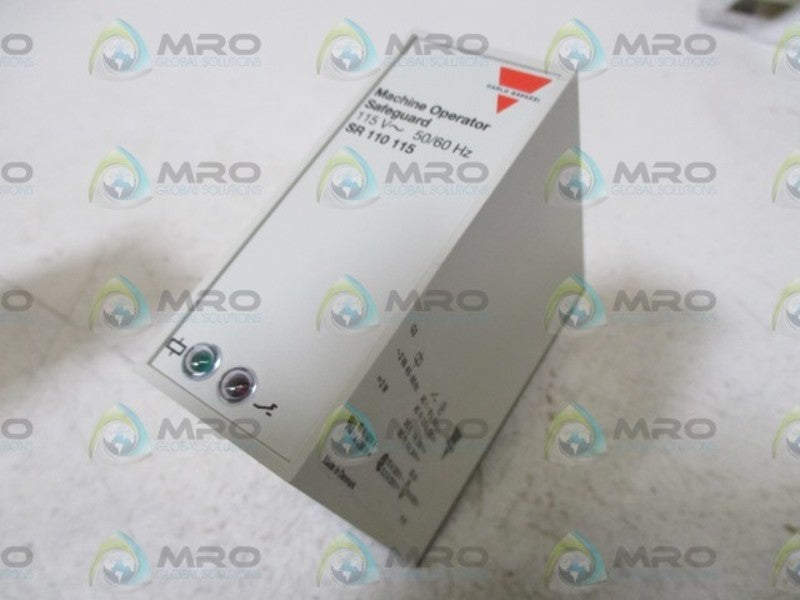 CARLO GAVAZZI SR110115 OPERATIR SAFEGAURD * NEW IN  A BOX *