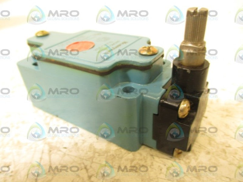 HONEYWELL GLAAO1A2A LIMIT SWITCH  NSNP