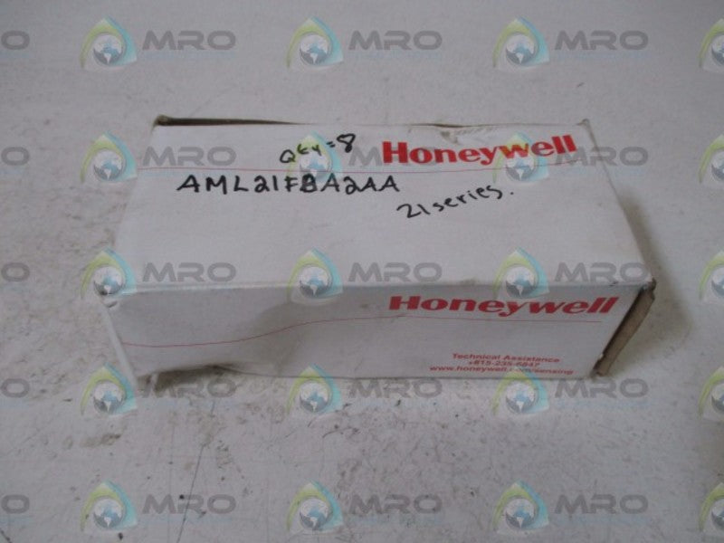 LOT OF 9 HONEYWELL AML21FBA2AA PUSHBUTTON SWITCH *NEW IN BOX*