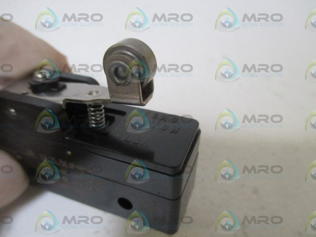 LOT OF 4 MICROSWITCH BZ-2RW82299-A2 SNAP ACTION SWITCH *NEW  NO  BOX*