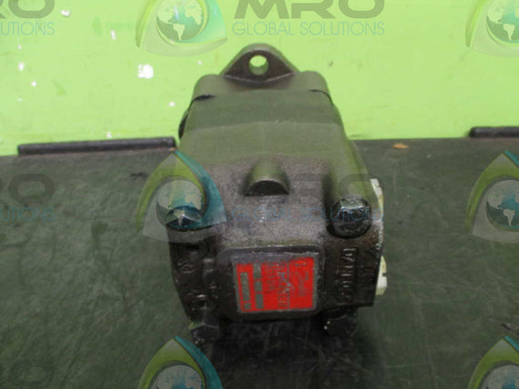 DANFOSS 151F0203 2 HYDRAULIC MOTOR * USED *