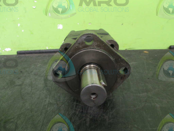 DANFOSS 151F0203 2 HYDRAULIC MOTOR * USED *