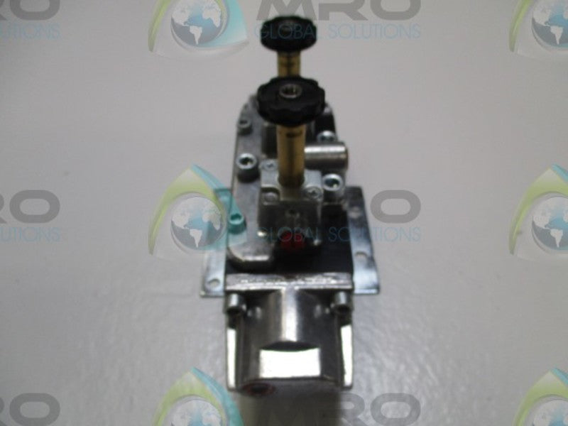 INGERSOLL RAND ARO E212SD-120-A SOLENOID VALVE (AS PICTURED)  NSNP