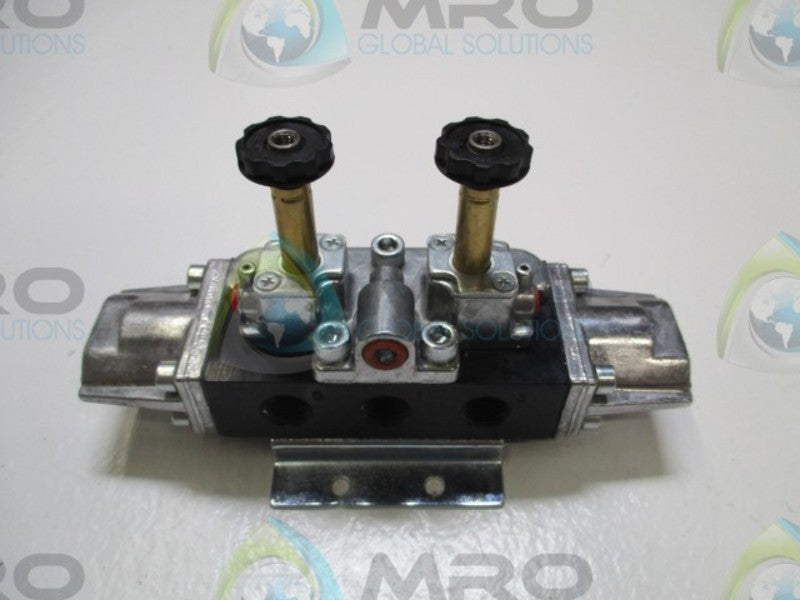 INGERSOLL RAND ARO E212SD-120-A SOLENOID VALVE (AS PICTURED)  NSNP