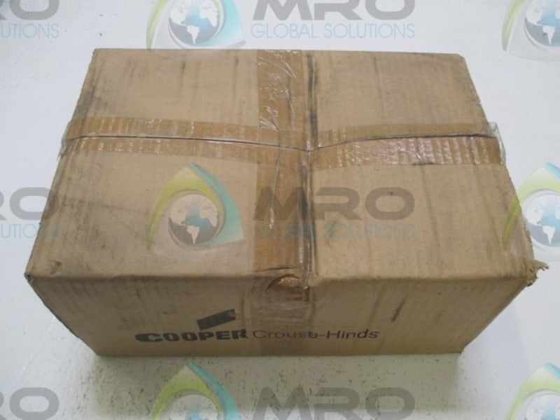 LOT OF 2 CROUSE-HINDS 517 ONE HOLE CLAMP NSMP