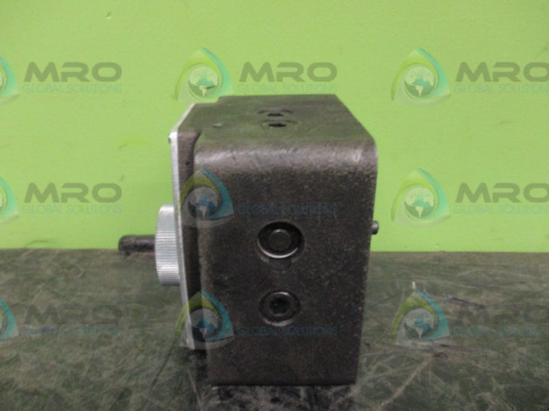 VICKERS F3FG032822 FLOW CONTROL VALVE * NEW *