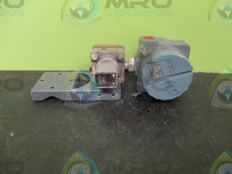 FOXBORO 821GM-IK1NL2 TRANSMITTER w/ D0135GW TRANSDUCER  UNMP