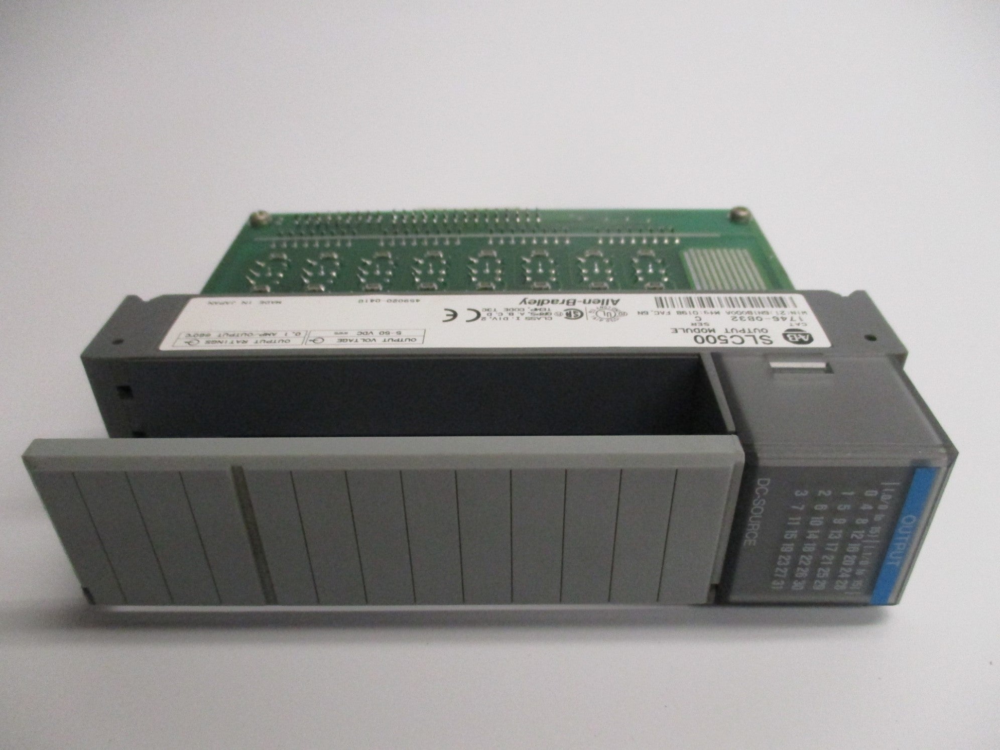 ALLEN BRADLEY 1746-OB32 SER. C UNMP