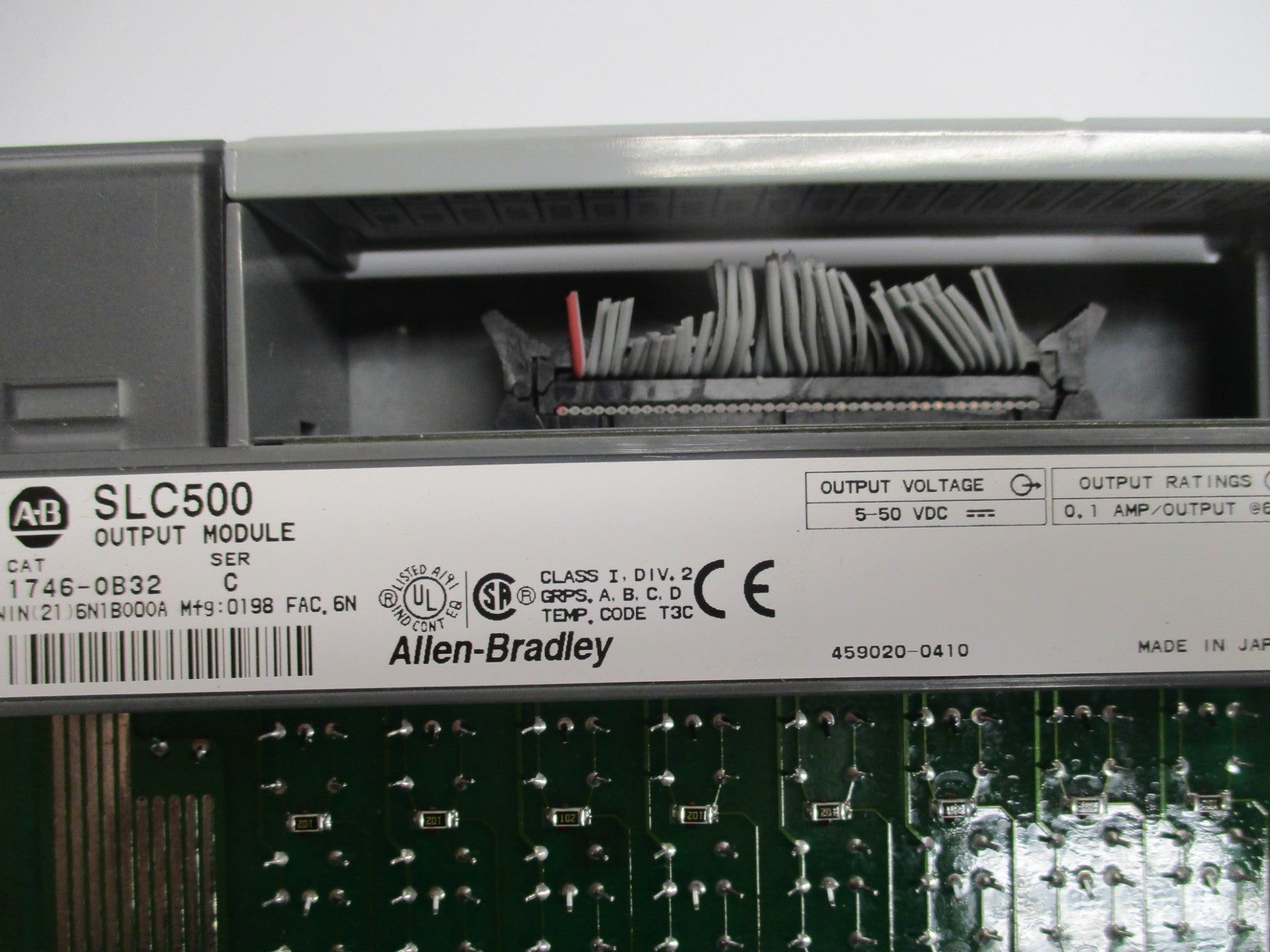 ALLEN BRADLEY 1746-OB32 SER. C UNMP