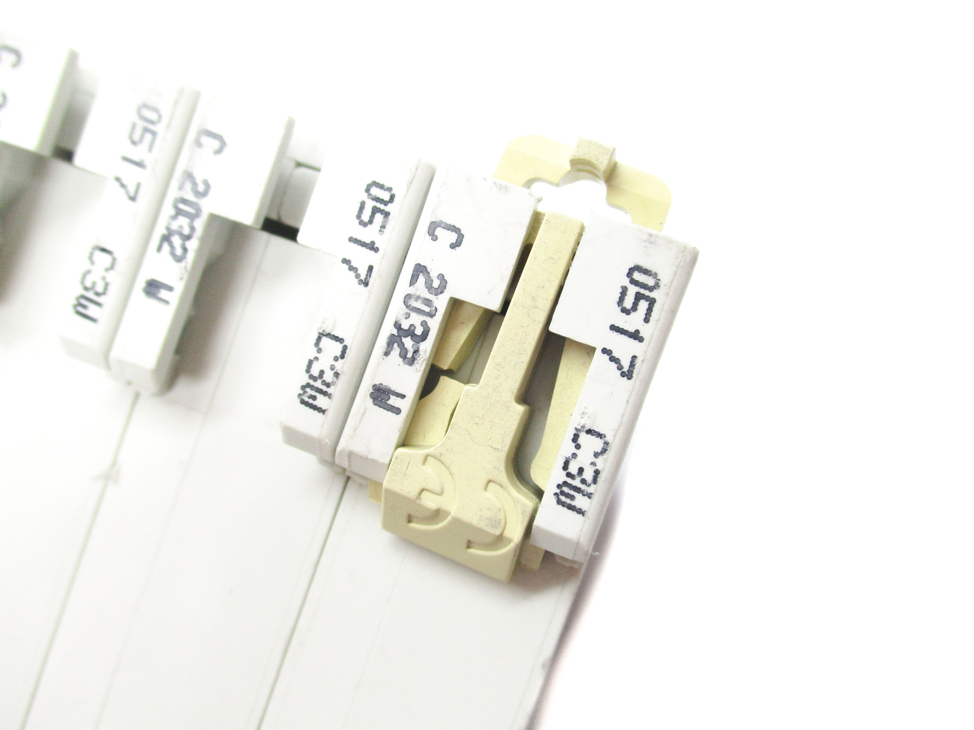 MERLIN GERIN C60HC 25676 415V 32A (AS PICTURED) UNMP