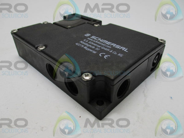 SCHMERSAL AZM161SK-12/12RK-024-2201 INTERLOCK KEY SOLENOID  NSNP