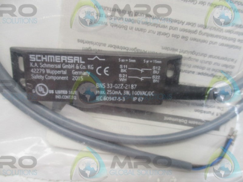 SCHMERSAL BNS33-02Z-2187 MAGNET SAFETY SENSOR * NEW IN FACTORY BAG *