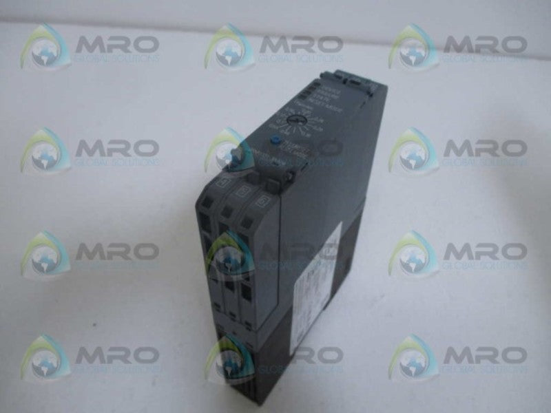 SIEMENS 3RM1001-3AA04 (AS PICTURED) *NEW NO BOX*
