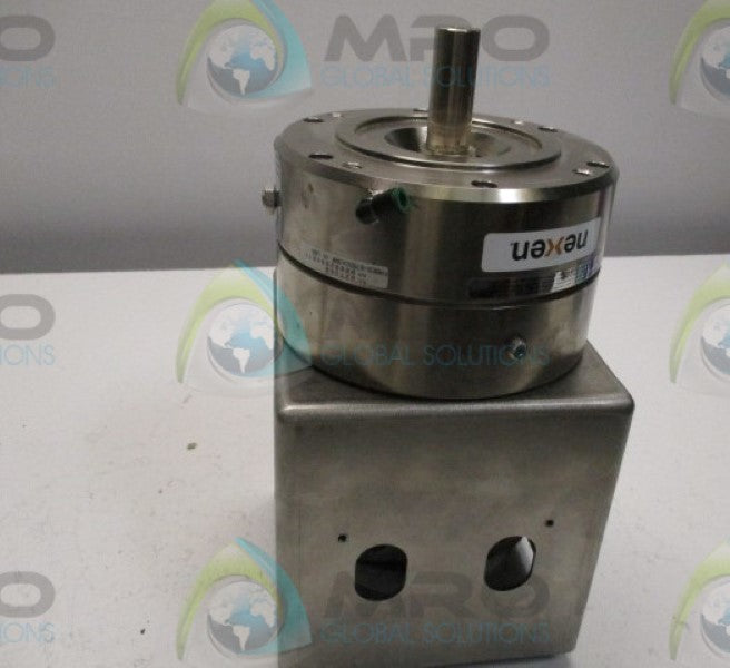 GAST 8AM-NRV-32A 827340 FLANGE MOUNTED BRAKE/AIR MOTOR  (AS PICTURED)  UNMP