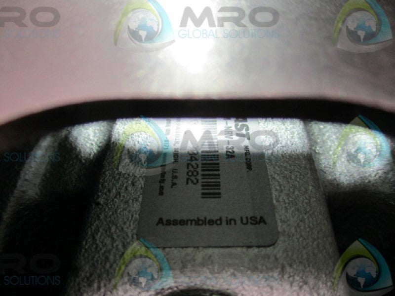 GAST 8AM-NRV-32A 827340 FLANGE MOUNTED BRAKE/AIR MOTOR  (AS PICTURED)  UNMP