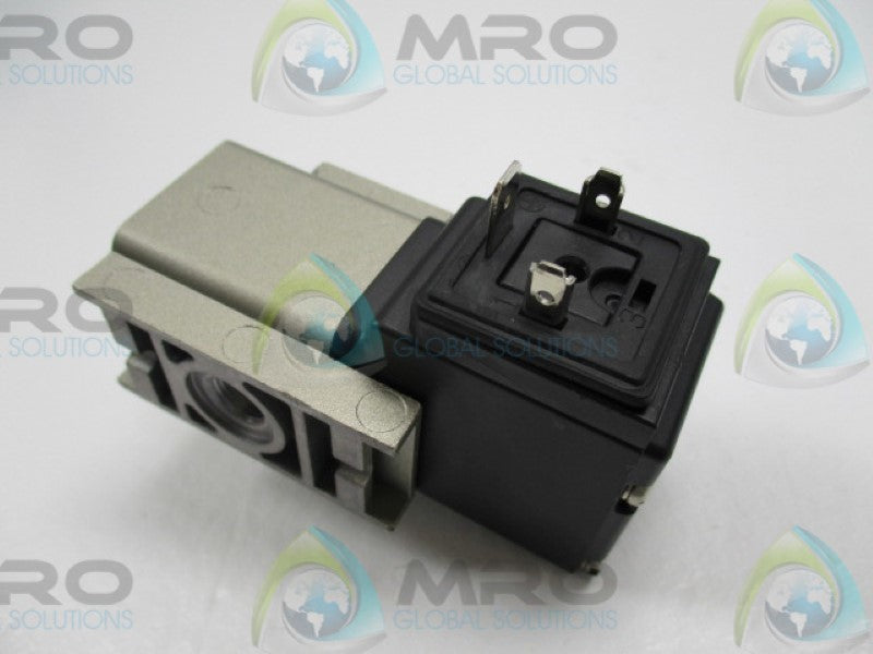 SMC VCA27A-5DLS-4-02 AIR VALVE 24VDC  UNMP