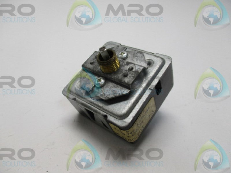 ROBERTSHAW 5500-203 SWITCH 240VAC (AS PICTURED)  UNMP