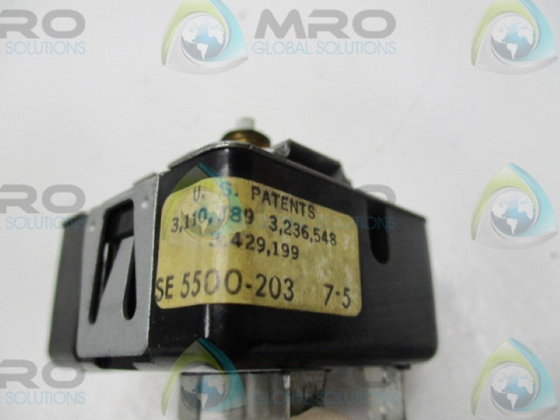 ROBERTSHAW 5500-203 SWITCH 240VAC (AS PICTURED)  UNMP