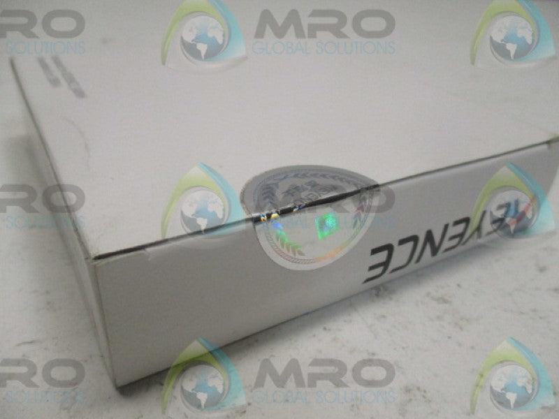 KEYENCE FS-V11P AMPLIFIER FIBER DIGITAL SENSOR 2M   NSFS