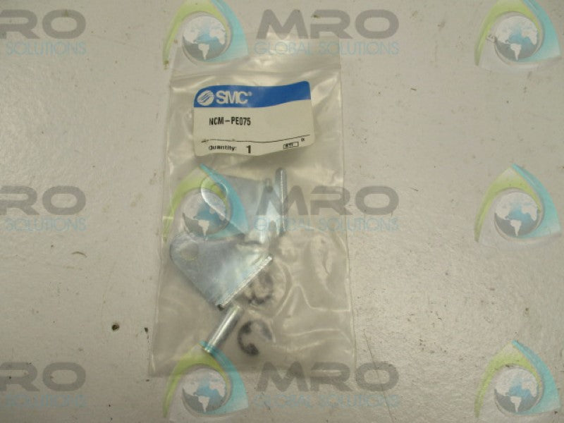 SMC NCM-PE075 PIVOT BRACKET * NEW IN FACTORY BAG *