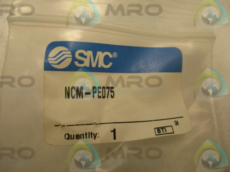 SMC NCM-PE075 PIVOT BRACKET * NEW IN FACTORY BAG *
