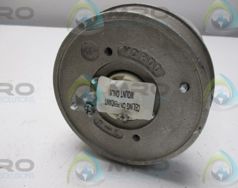 THOMAS & BETTS VC-200 VAPOR-PROOF SURFACE MOUNT FIXTURE 200W  NSMP