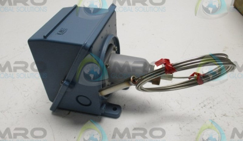 UNITED ELECTRIC E402-2BSB TEMPERATURE SWITCH (AS PICTURED)  NSMP
