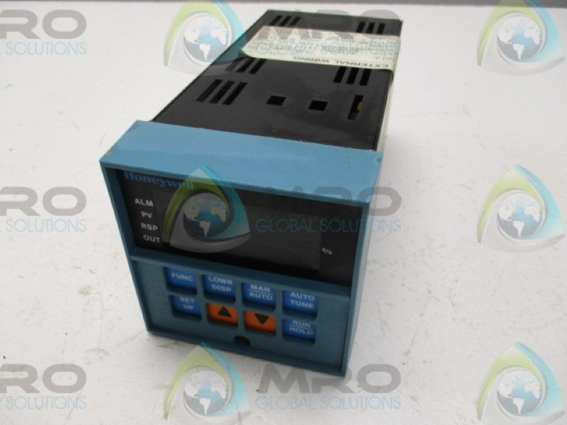HONEYWELL DC3002-0-00A-1-00-0111 TEMPERATURE CONTROL 120VAC   NSNP