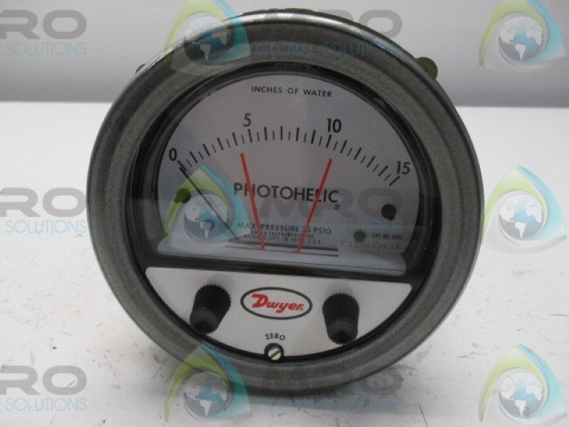 DWYER 3015 PHOTOHELIC PRESSURE SWITCH/GAGE 0-15" H20 25PSIG  * NEW IN BOX *