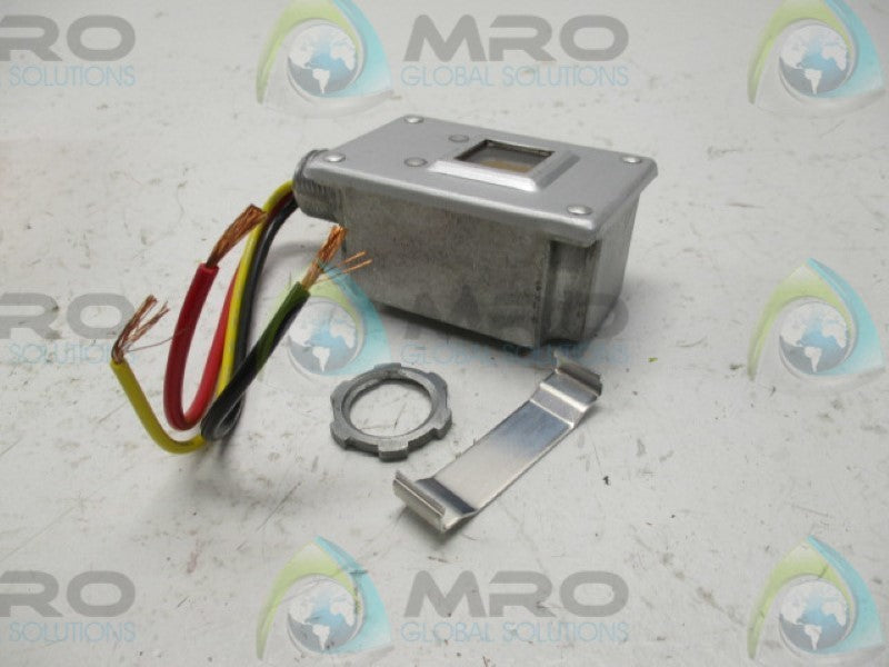 AREA LIGHTING RESEARCH AT-19 PHOTOELECTRIC SWITCH  480V  NSNPIN BOX