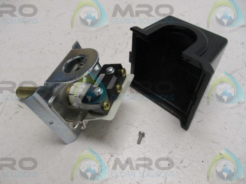 UNITED ELECTRIC 721T-61 B54-103 TEMPERATURE SWITCH 0-250F 480VAC  NSNP